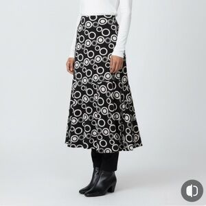 🟦SALE 5️⃣0️⃣% off🟦 Boho Skirt black and white design EUC